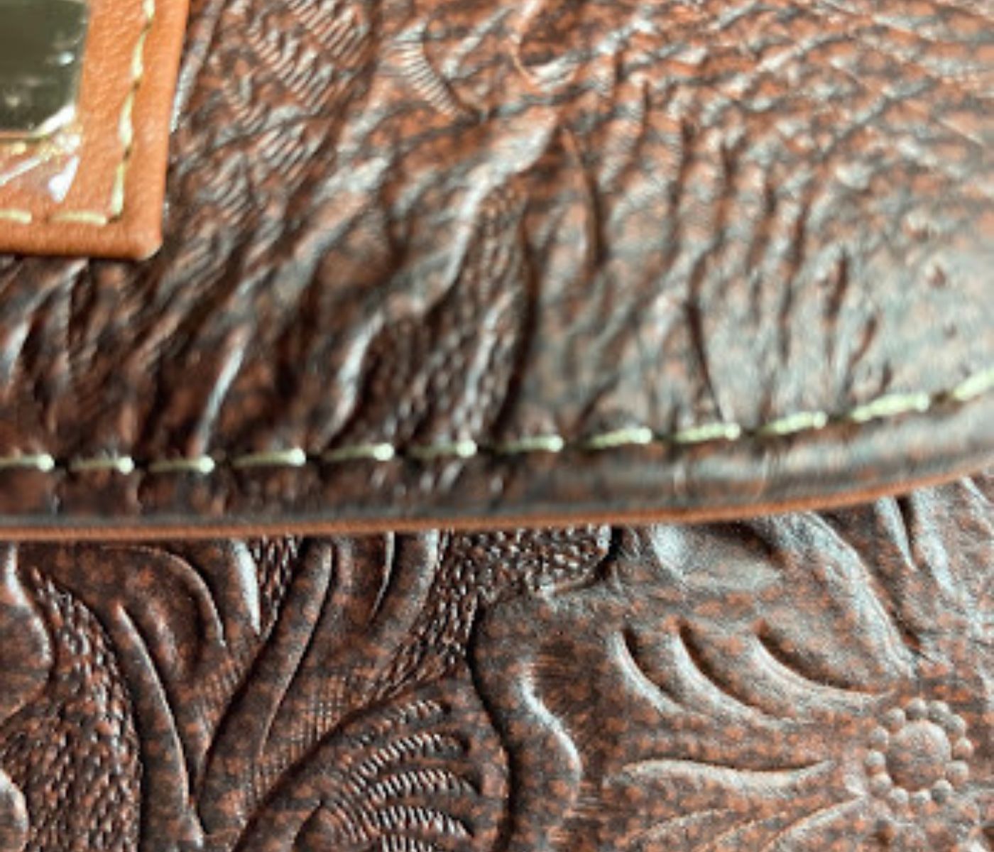 Bolsa Crossbody De Piel Vacuno Cincelada a mano Artesanal Marrón HECHO EN MÉXICO
