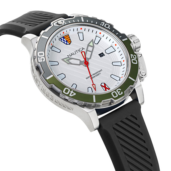 Reloj Nautica Cab Glenrock Lagoon 3 Manecillas Caratula Plata y Correa Negra Caja 46mm NAPGLS112