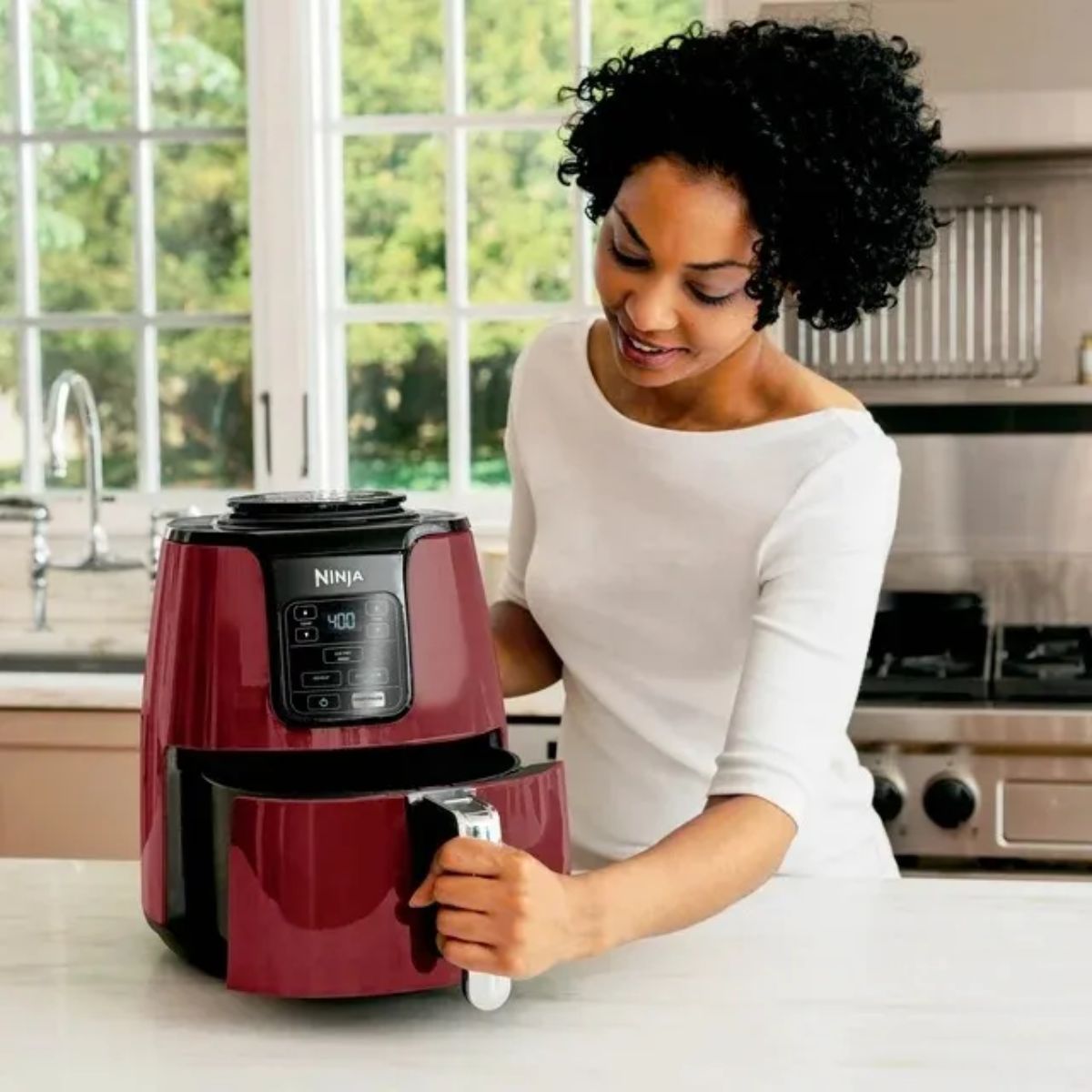 Freidora de aire Ninja Programable 3.7L 1550 watts Roja AF100WMRD