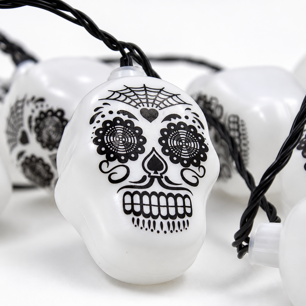 Serie de Día de Muertos cabeza de calavera blanca de 8 funciones combinables con 20 luces, 20W, HL26345