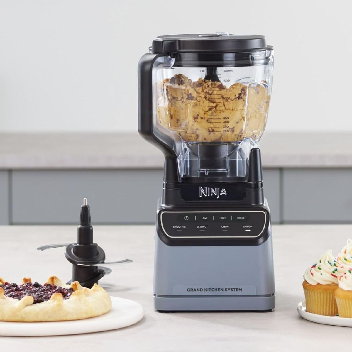 Ninja Grand Kitchen System KS500 con 4 programas Auto-iQ® preestablecidos, Jarra de 72onz, Procesador de Alimentos y Cuchillas Intercambiables.