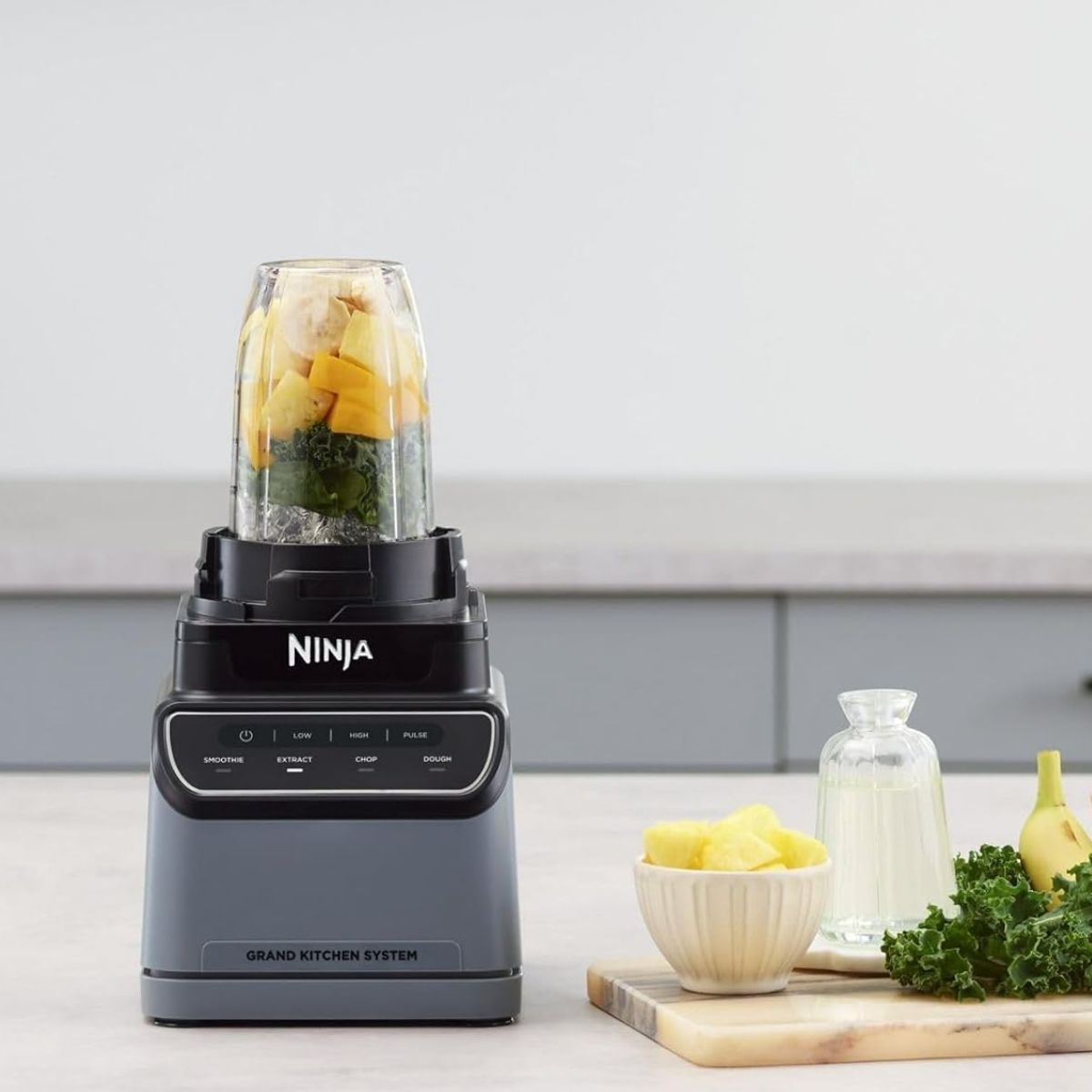 Ninja Grand Kitchen System KS500 con 4 programas Auto-iQ® preestablecidos, Jarra de 72onz, Procesador de Alimentos y Cuchillas Intercambiables.