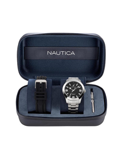 Reloj Nautica Box Set Pacific Beach 3 Hands Caratula Negra y Brazalete Plata Caja 41.5 mm NAPPBF205
